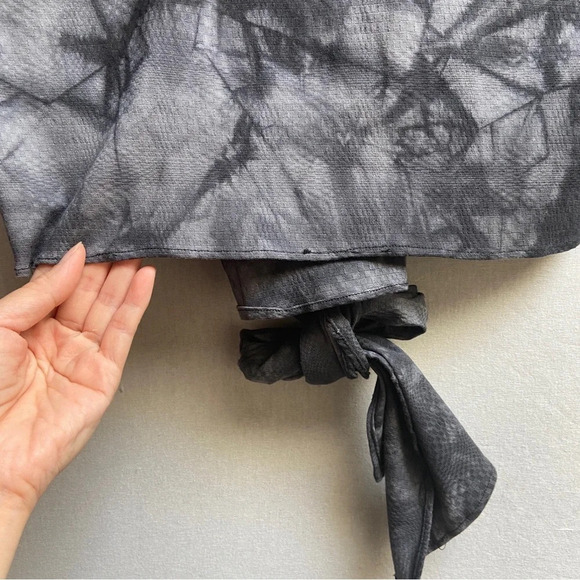 Pretty Little Thing wrap long sleeve cropped blouse Sz 4 - - Picture 3 of 7